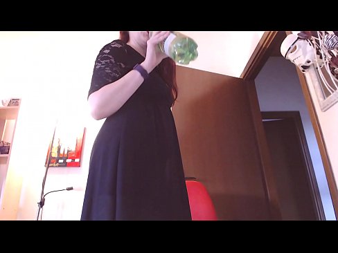 ❤️ Ein unterwürfiger Sklave, der schmutzige und üppige Höschen liebt, wird gezwungen zu masturbieren, nachdem er dieses Video gesehen hat! ️ Super sex bei uns