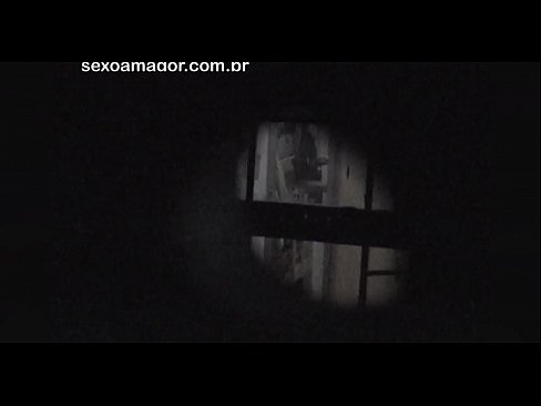 ❤️ Blondie wird heimlich von einem Voyeur aus der Nachbarschaft gefilmt, der sich hinter Hohlblocksteinen versteckt ️ Super sex bei uns